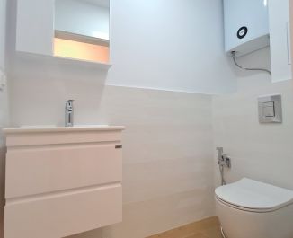 Тристаен апартаментДианабад